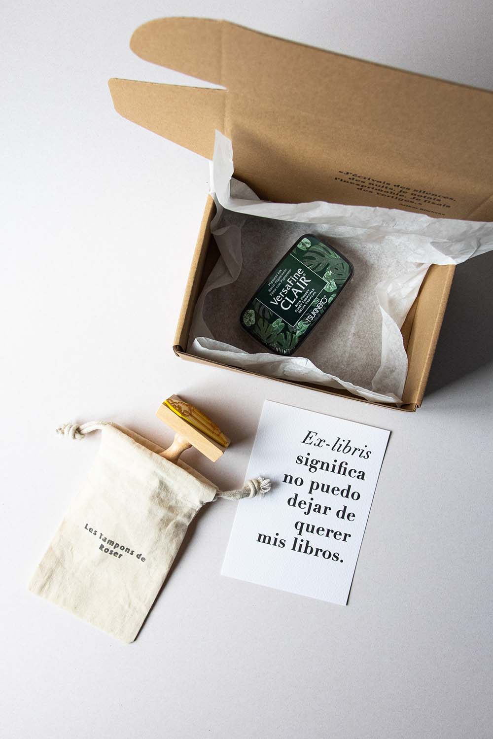 Envoltorio ex-libris libro sobre perro