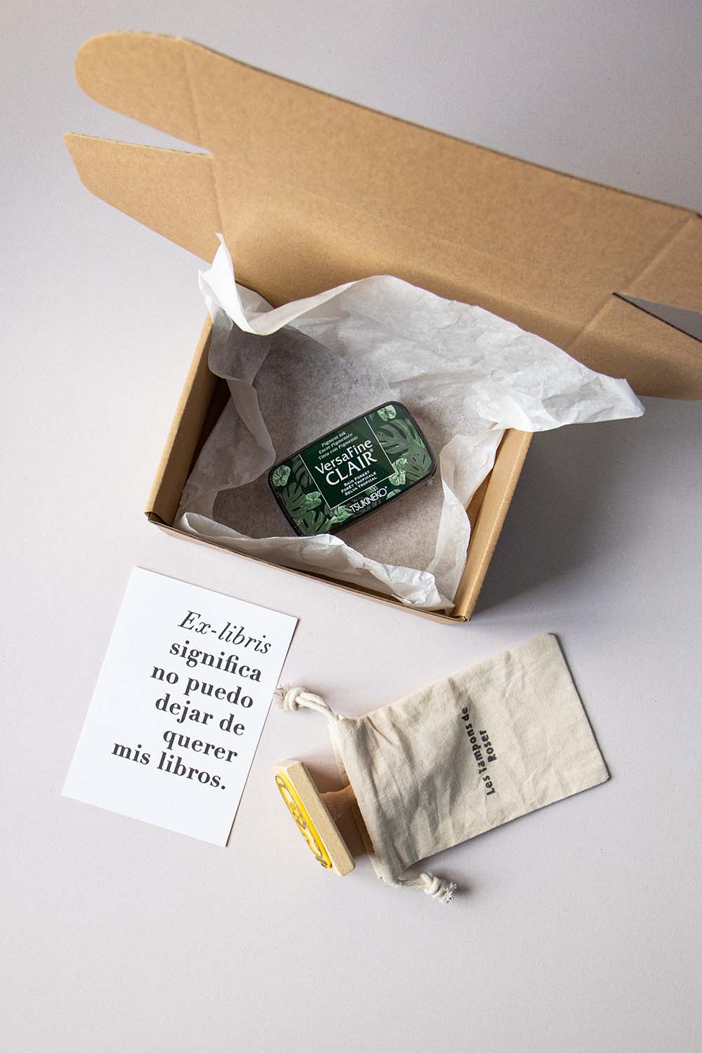 Envoltorio ex-libris perro y libro