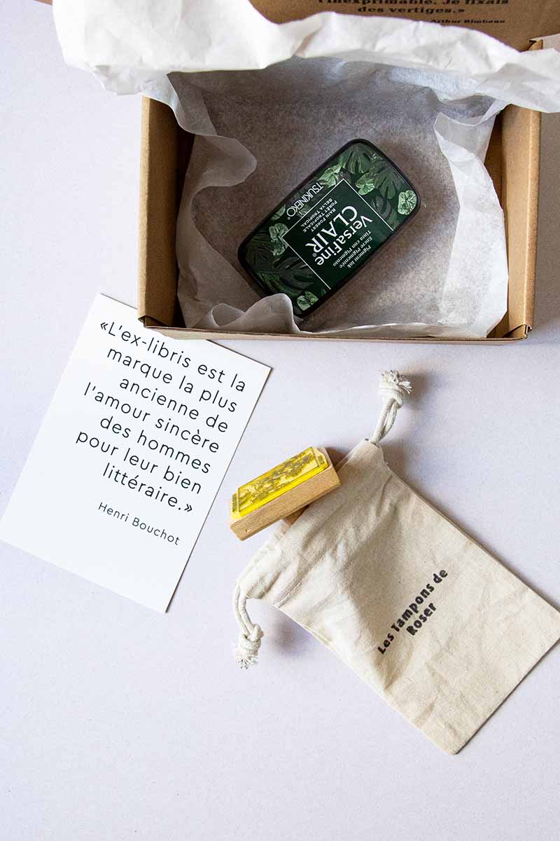 Envoltorio ex-libris Ventana con vista al árbol