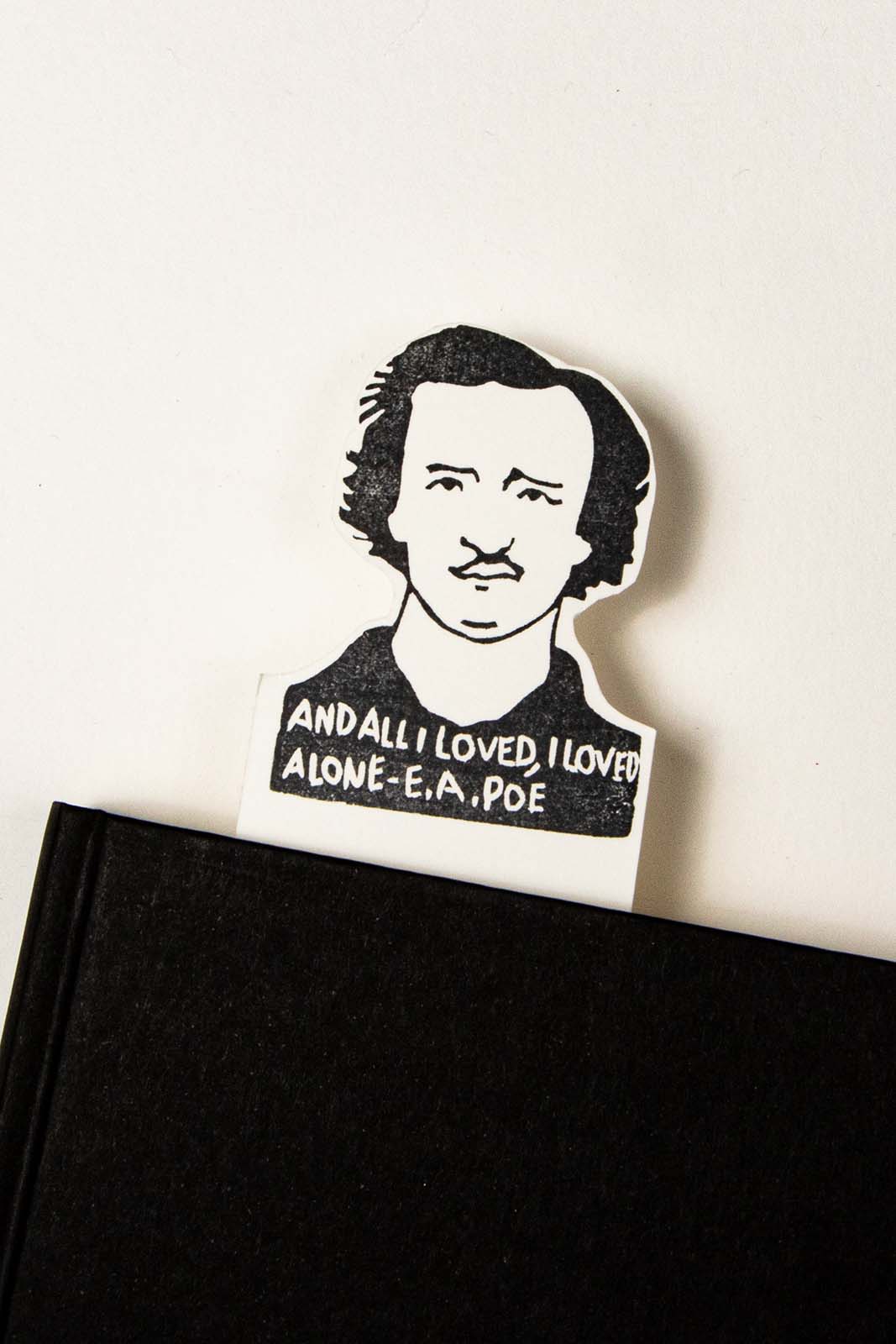 Marcapáginas con el retrato de Edgar Allan Poe
